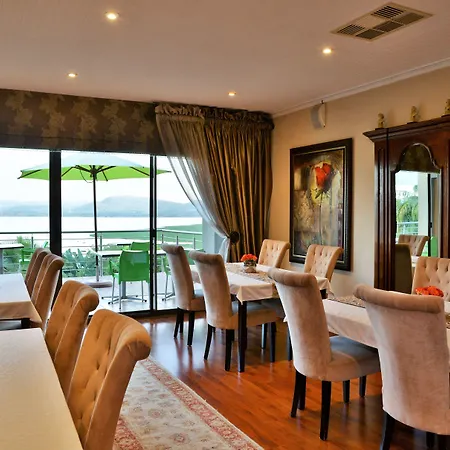 Stirling Manor Boutique Guest House-3
