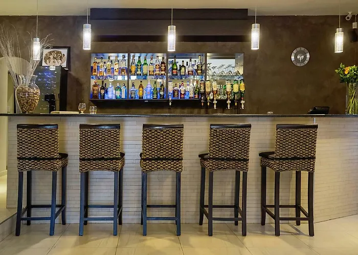 Three Oaks And An Aloe Boutique Hotel Hartbeespoort